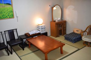 ファミリーホール高津、和室控室